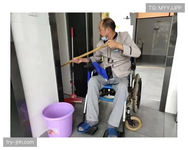 吕小军这把年纪还在举重台硬刚，训练餐吃得比我们外卖还干净？