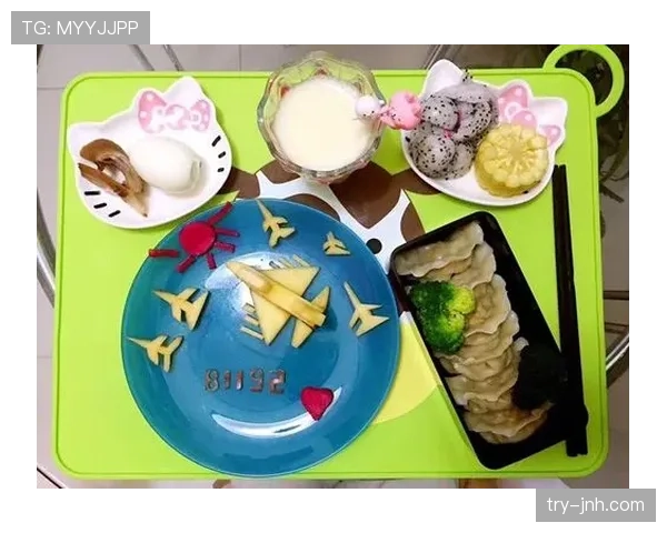 莱万多夫斯基晒周末早餐，摆盘比我工资还体面